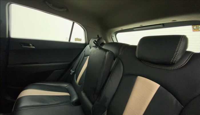 2016 Hyundai Creta SX PLUS 1.6 PETROL, Petrol, Manual, 1,22,446 km, Right Side Rear Door Cabin