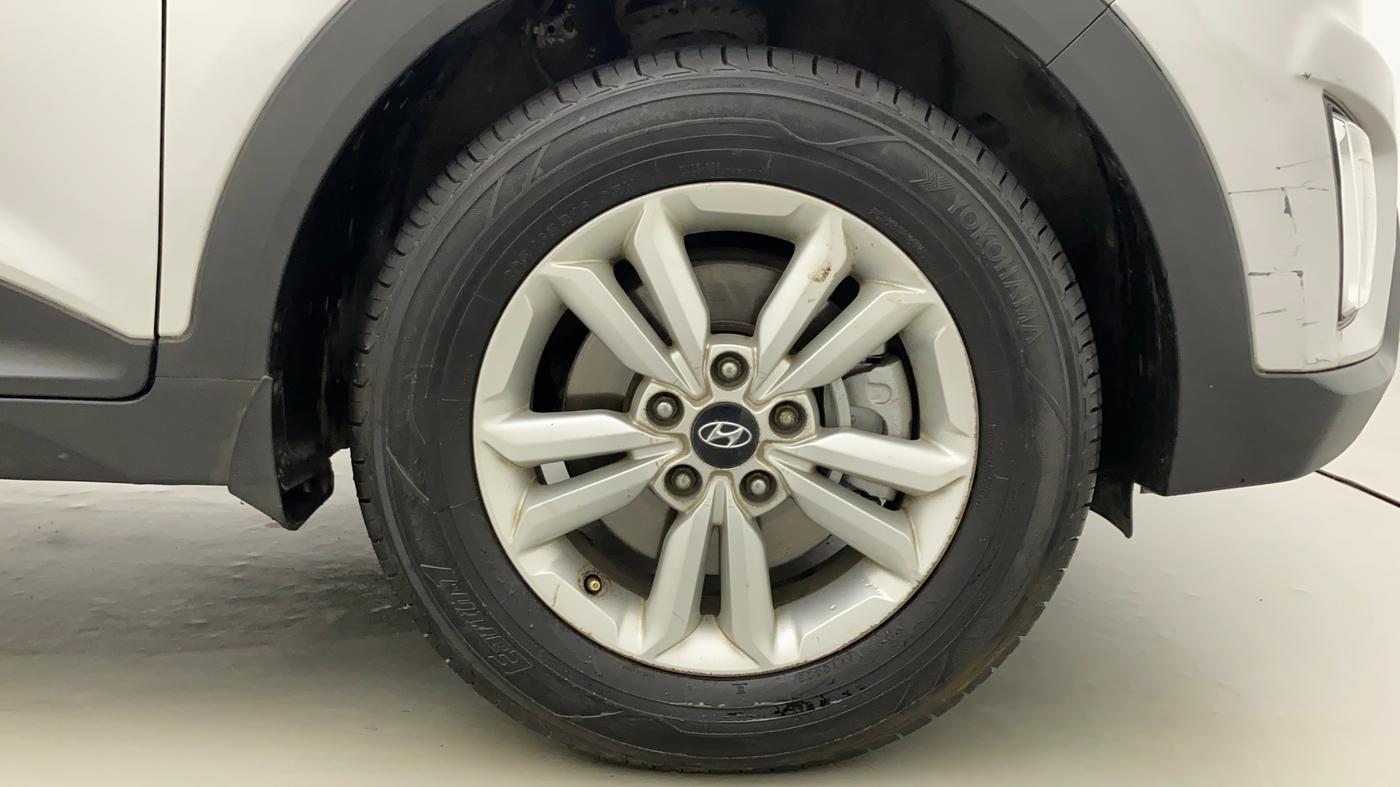 2016 Hyundai Creta SX PLUS 1.6 PETROL, Petrol, Manual, 1,22,446 km, Right Front Wheel