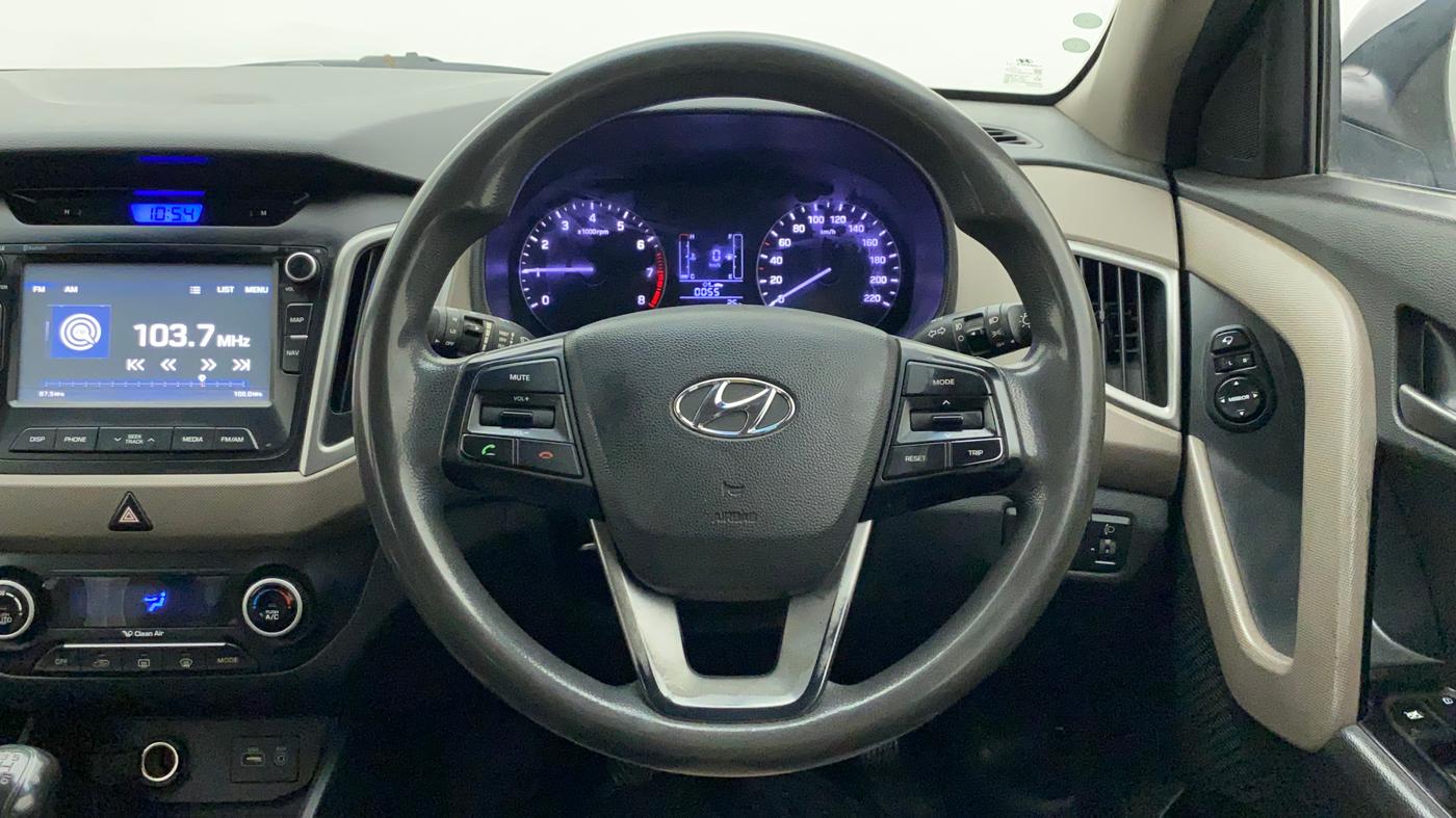 2016 Hyundai Creta SX PLUS 1.6 PETROL, Petrol, Manual, 1,22,446 km, Steering Wheel Close Up