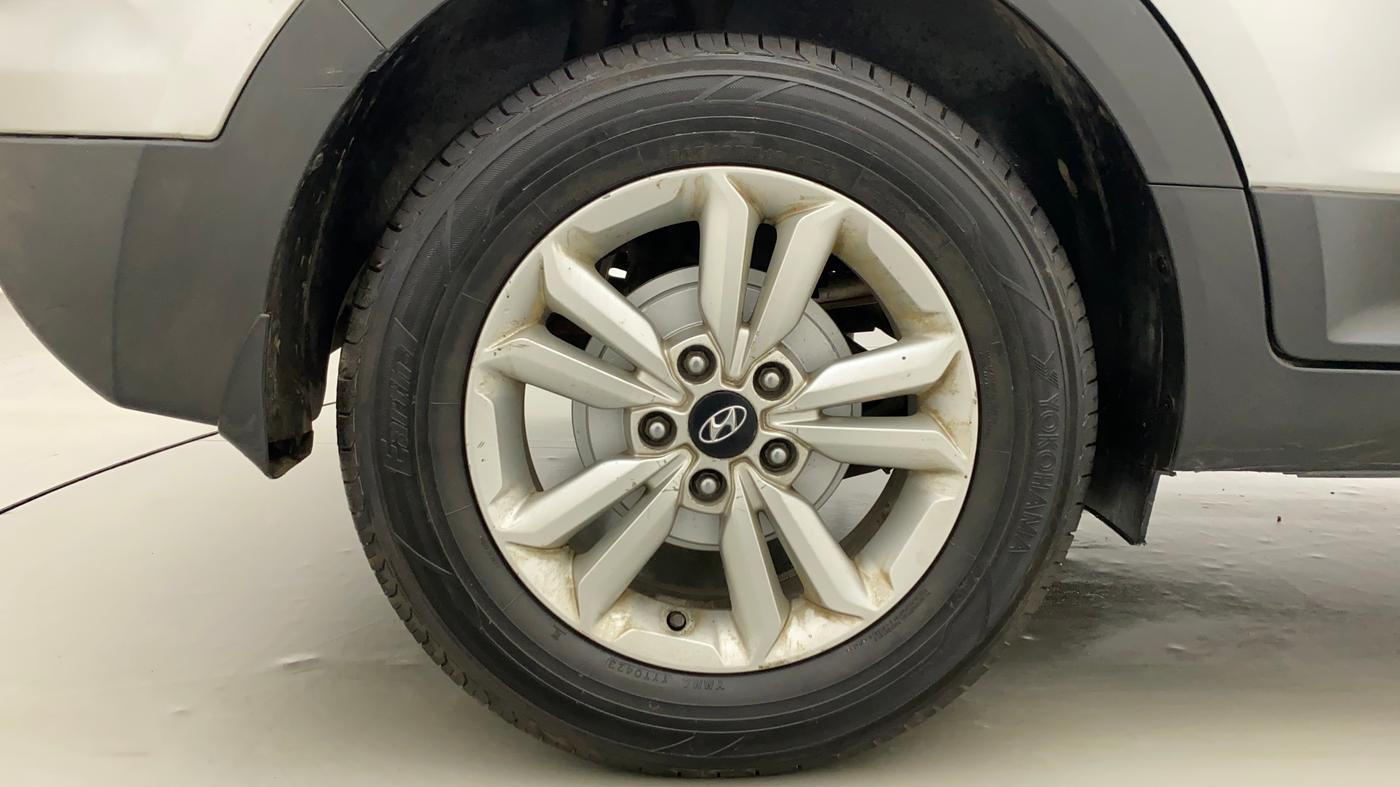 2016 Hyundai Creta SX PLUS 1.6 PETROL, Petrol, Manual, 1,22,446 km, Right Rear Wheel