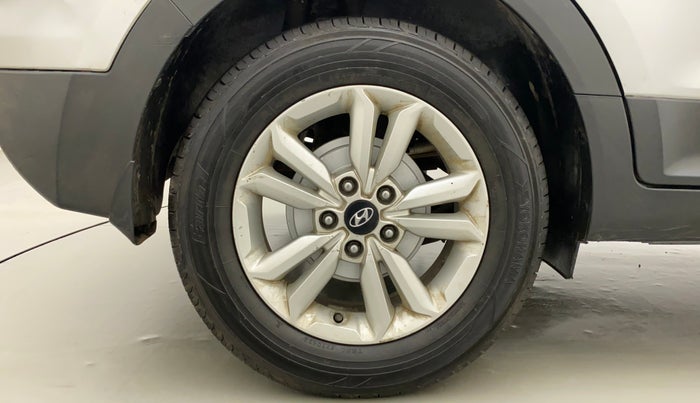 2016 Hyundai Creta SX PLUS 1.6 PETROL, Petrol, Manual, 1,22,446 km, Right Rear Wheel