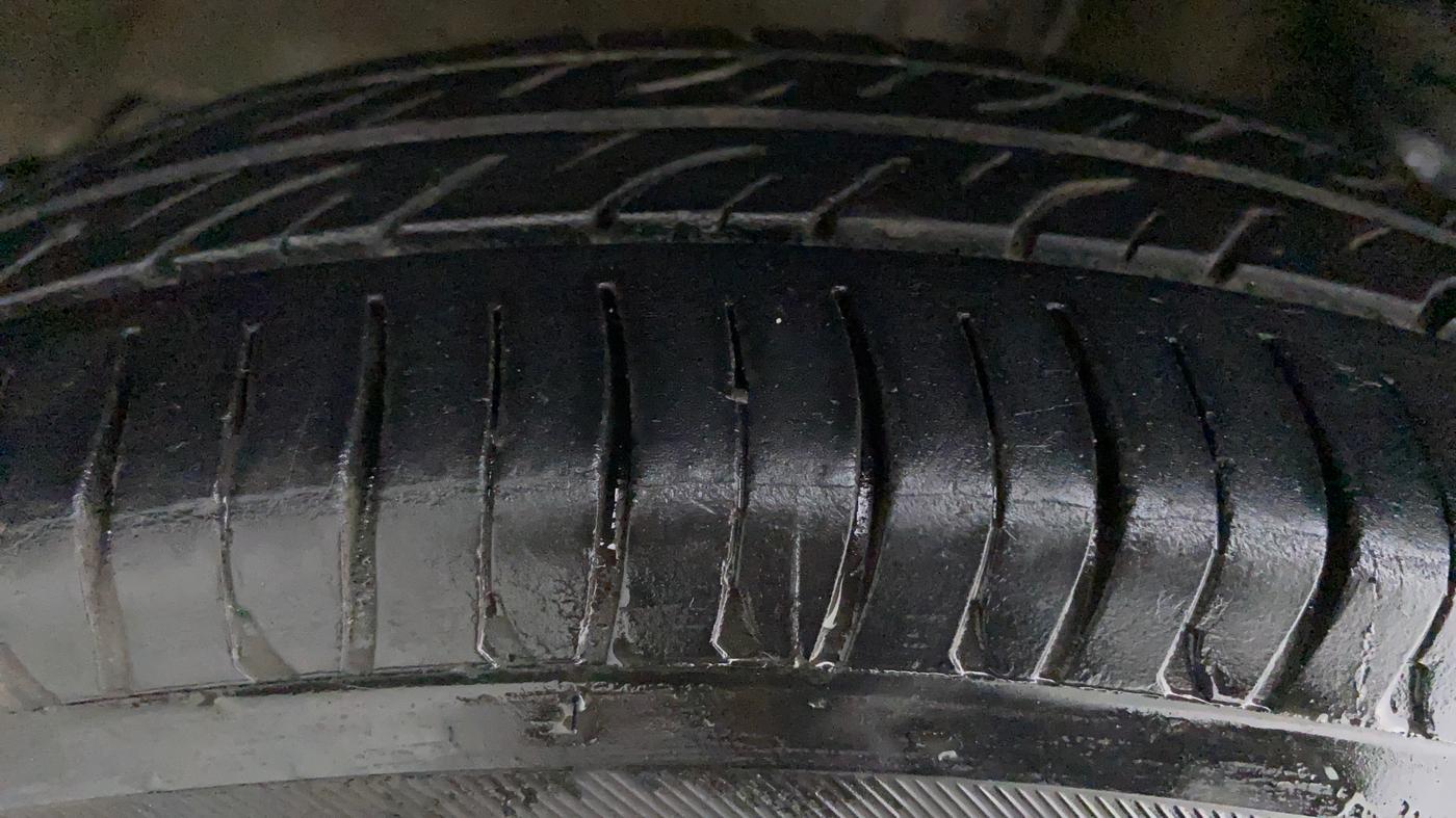 2017 Maruti Wagon R 1.0 LXI CNG, CNG, Manual, 50,351 km, Right Front Tyre Tread