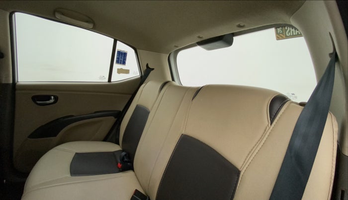 2016 Hyundai i10 SPORTZ 1.1, Petrol, Manual, 48,427 km, Right Side Rear Door Cabin