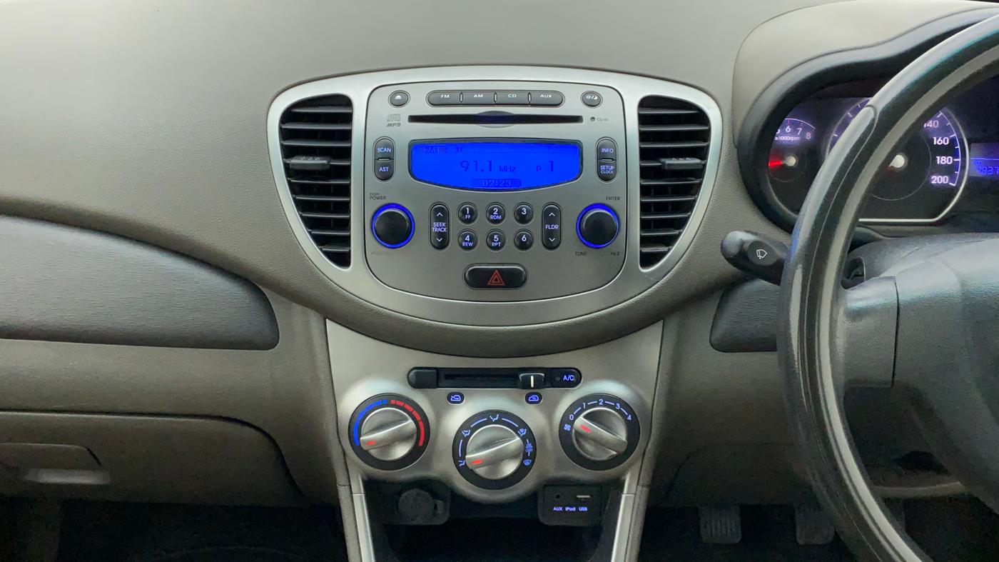 2016 Hyundai i10 SPORTZ 1.1, Petrol, Manual, 48,427 km, Air Conditioner