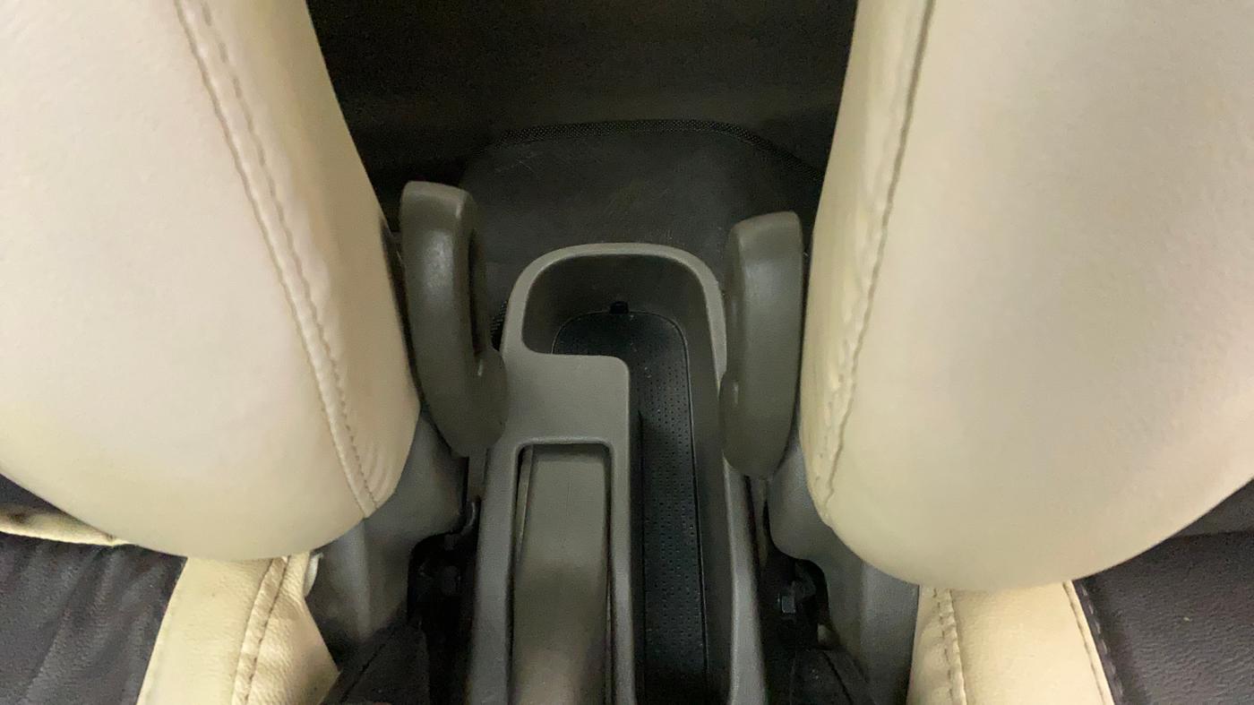 2016 Hyundai i10 SPORTZ 1.1, Petrol, Manual, 48,427 km, Driver Side Adjustment Panel