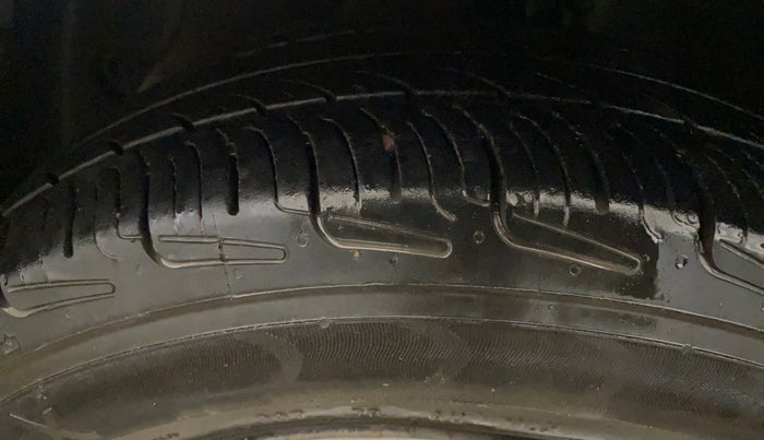 2018 Hyundai Xcent S 1.2, Petrol, Manual, 64,586 km, Left Front Tyre Tread