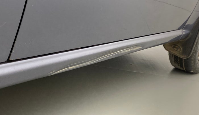 2011 Hyundai Santro Xing GL PLUS, Petrol, Manual, 70,301 km, Right running board - Slightly dented