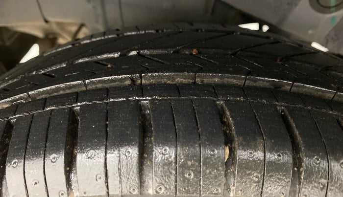 2011 Hyundai Santro Xing GL PLUS, Petrol, Manual, 70,301 km, Right Rear Tyre Tread