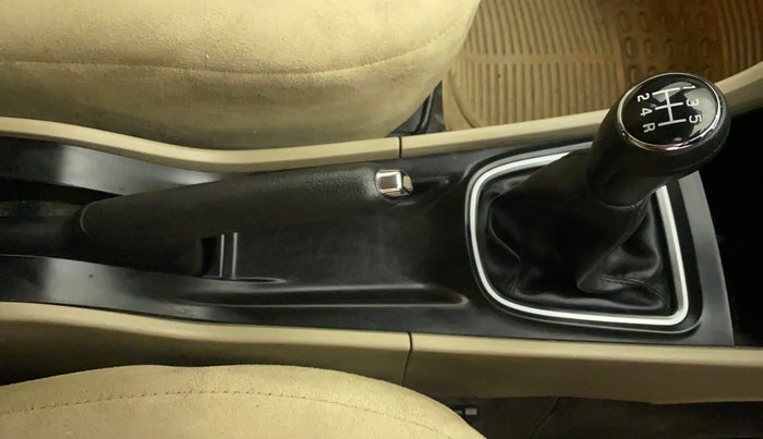 2017 Maruti Ciaz ZDI+ SHVS, Diesel, Manual, 61,353 km, Gear Lever