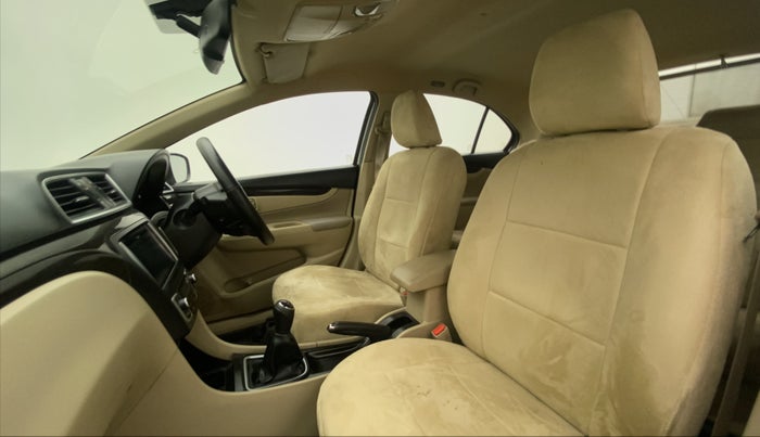 2017 Maruti Ciaz ZDI+ SHVS, Diesel, Manual, 61,353 km, Right Side Front Door Cabin