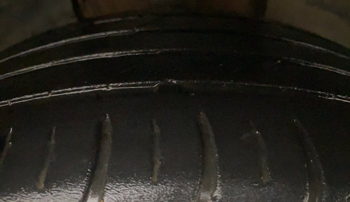 2021 Skoda KUSHAQ STYLE 1.0L TSI MT, Petrol, Manual, 56,564 km, Right Front Tyre Tread