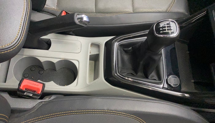 2021 Skoda KUSHAQ STYLE 1.0L TSI MT, Petrol, Manual, 56,564 km, Gear Lever