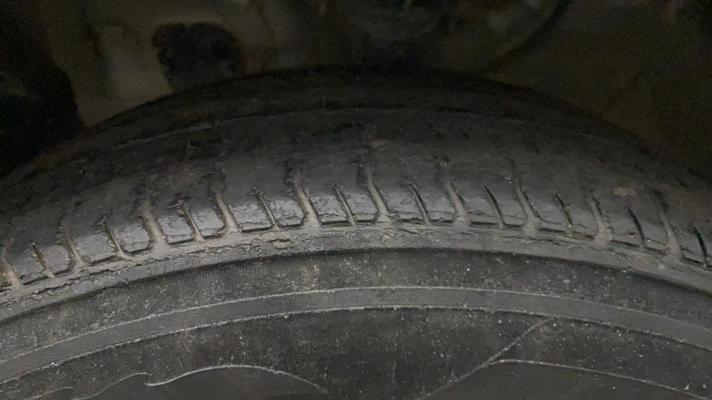 2016 Hyundai Creta SX PLUS 1.6 PETROL, Petrol, Manual, 1,21,863 km, Left Front Tyre Tread
