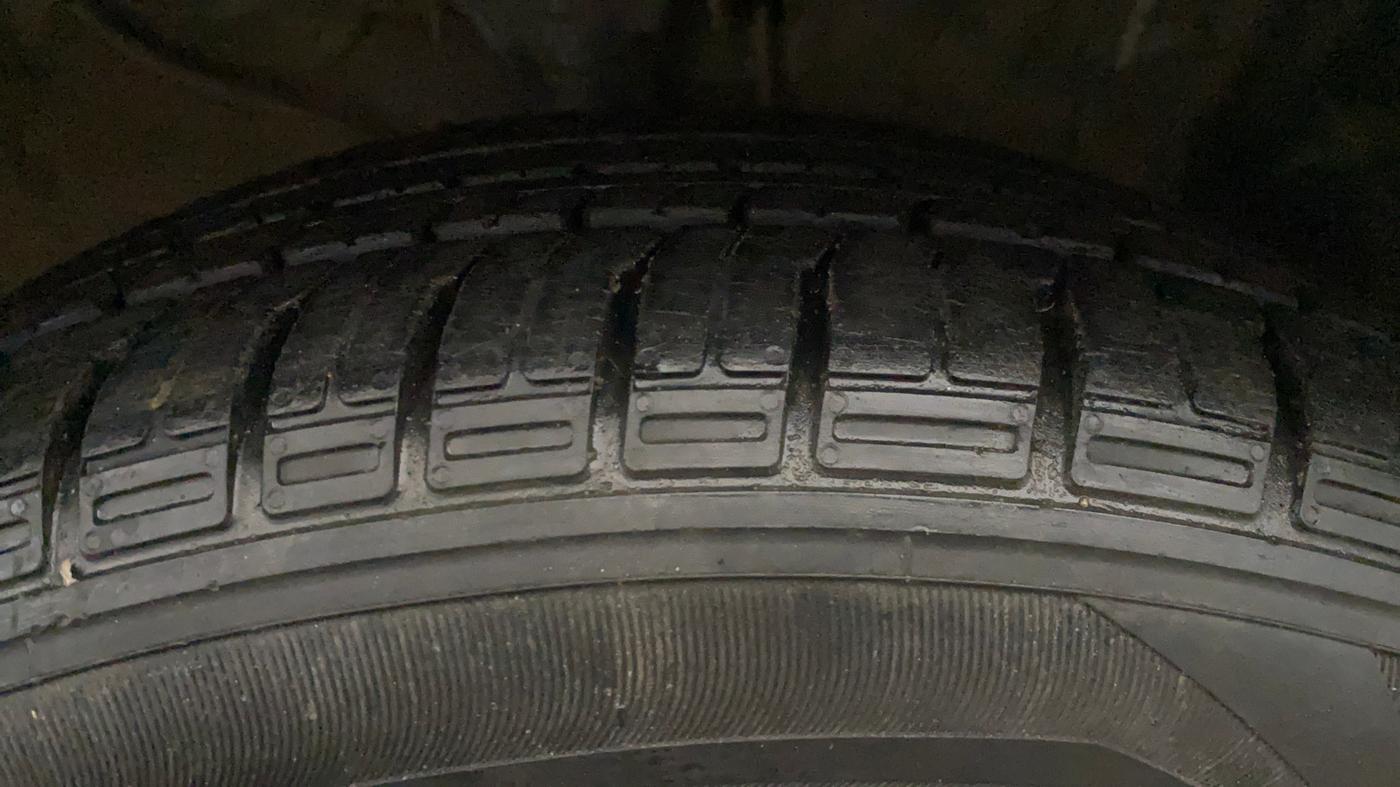 2016 Hyundai Creta SX PLUS 1.6 PETROL, Petrol, Manual, 1,21,863 km, Right Front Tyre Tread