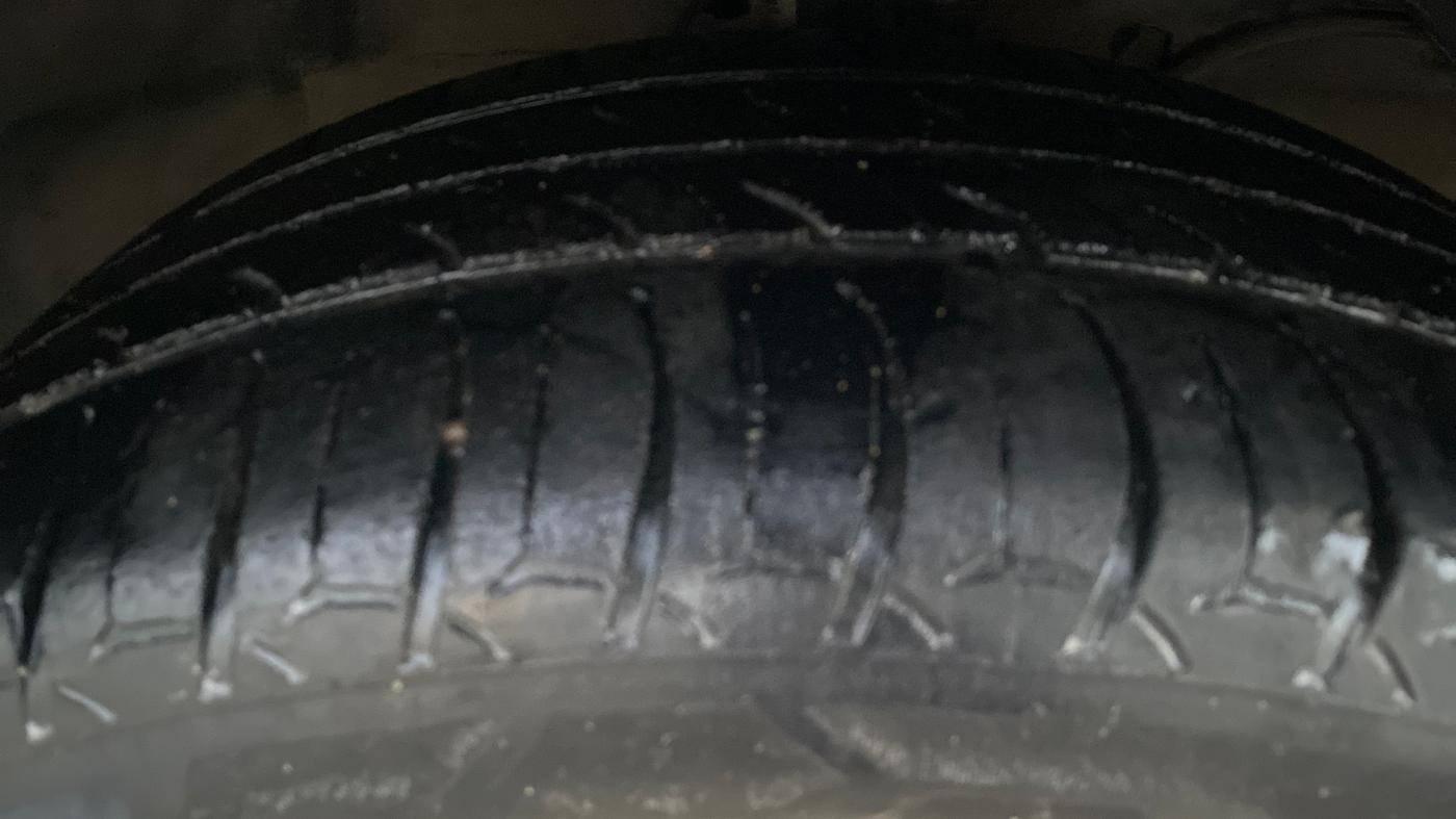 2022 Maruti Baleno ZETA PETROL 1.2, Petrol, Manual, 66,574 km, Right Front Tyre Tread
