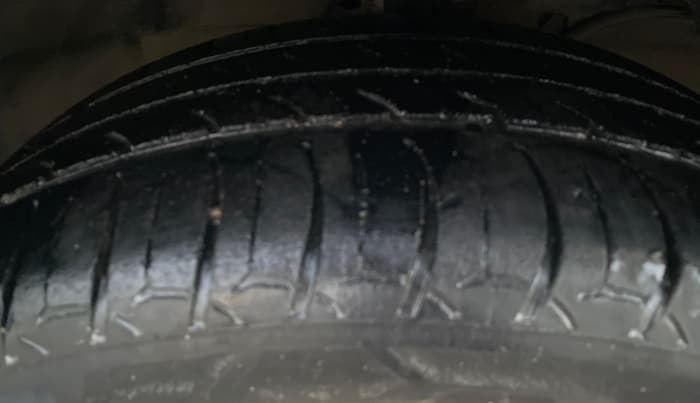 2022 Maruti Baleno ZETA PETROL 1.2, Petrol, Manual, 66,574 km, Right Front Tyre Tread