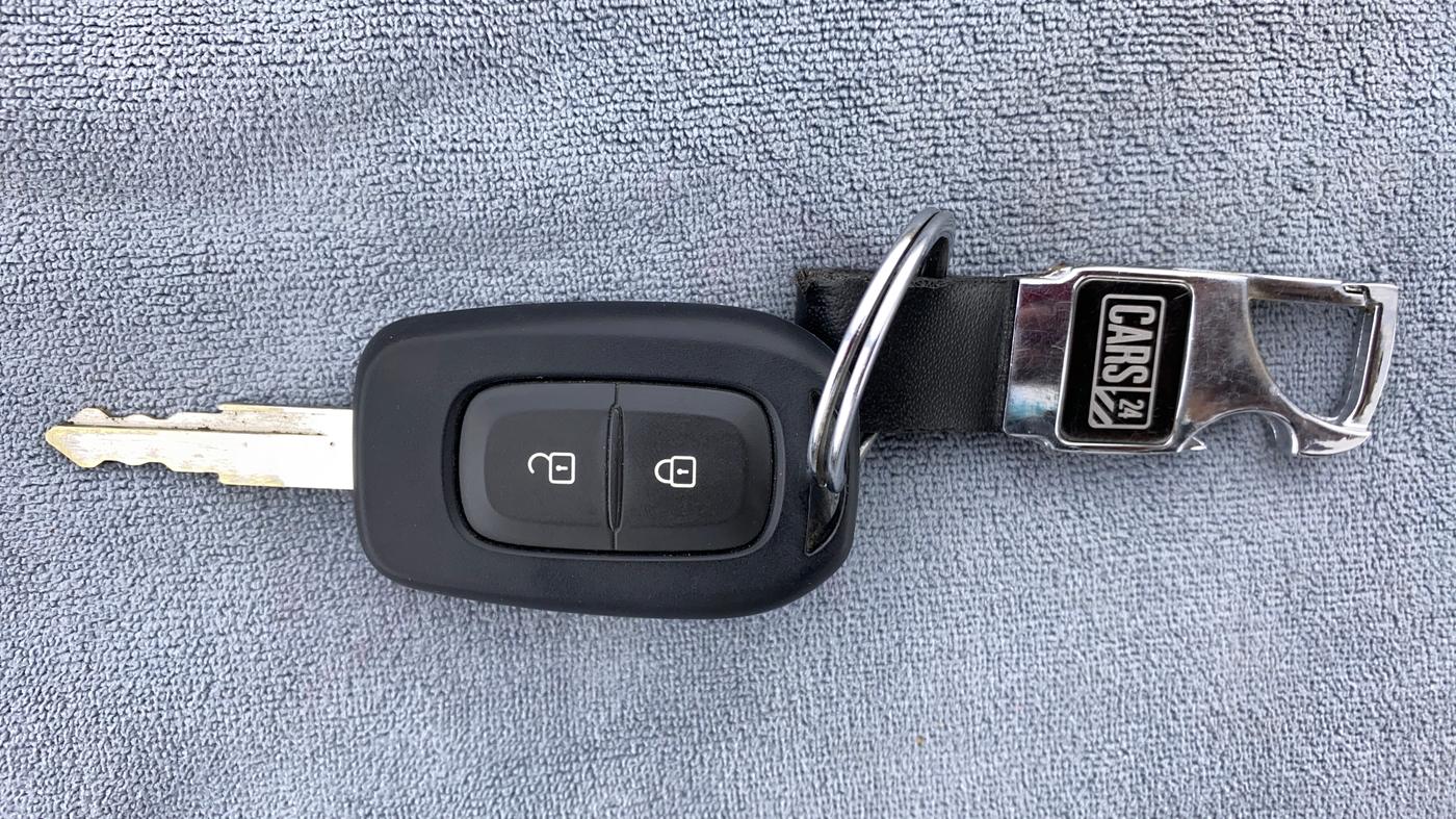 2021 Renault Kwid 1.0 RXT Opt AT, Petrol, Automatic, 5,622 km, Key Close Up
