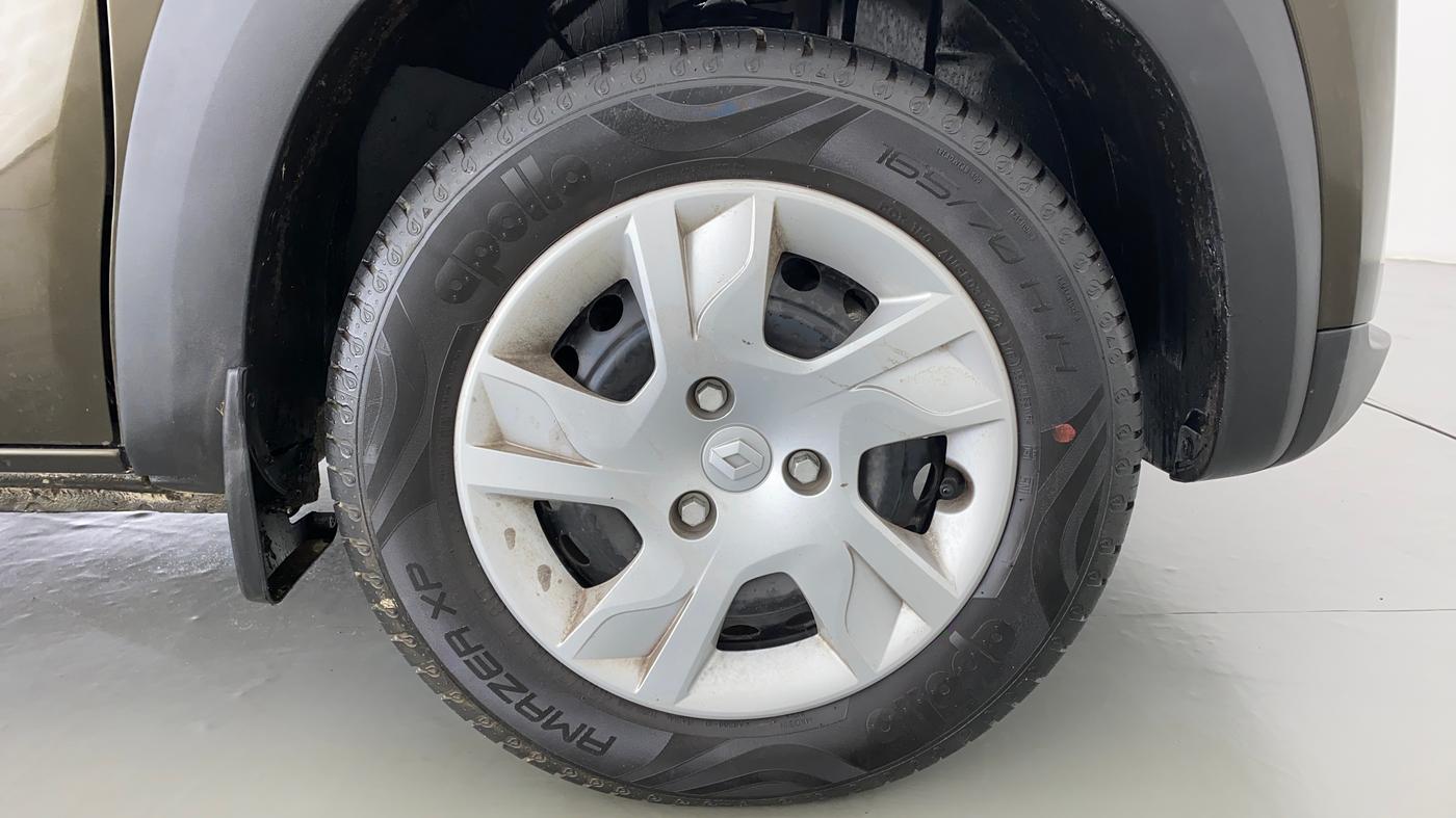 2021 Renault Kwid 1.0 RXT Opt AT, Petrol, Automatic, 5,622 km, Right Front Wheel