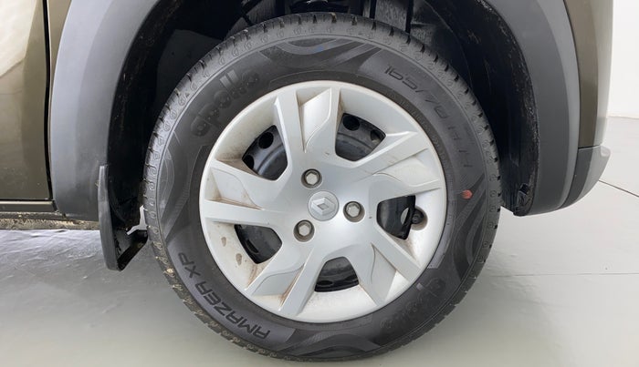 2021 Renault Kwid 1.0 RXT Opt AT, Petrol, Automatic, 5,622 km, Right Front Wheel