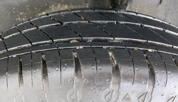 2021 Renault Kwid 1.0 RXT Opt AT, Petrol, Automatic, 5,622 km, Left Rear Tyre Tread