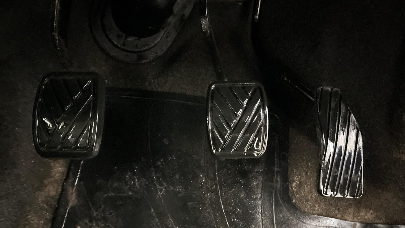 2016 Maruti Wagon R 1.0 VXI, Petrol, Manual, 92,127 km, Pedals