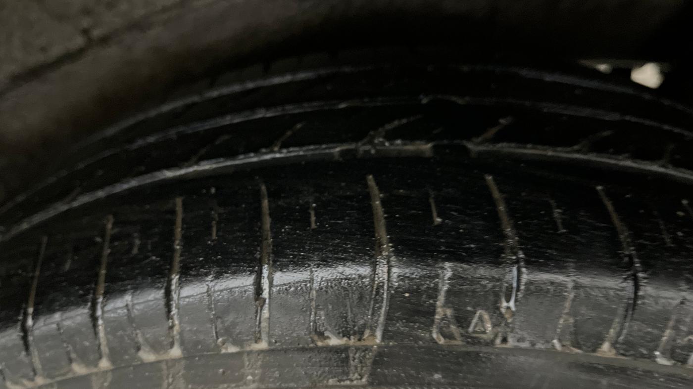2016 Maruti Wagon R 1.0 VXI, Petrol, Manual, 92,127 km, Left Rear Tyre Tread