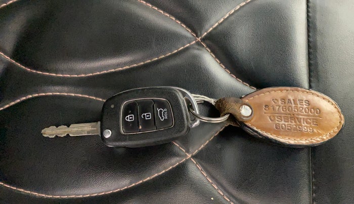 2016 Hyundai Creta SX 1.6 DIESEL, Diesel, Manual, 77,939 km, Key Close Up