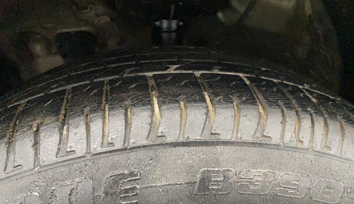 2016 Hyundai Creta SX 1.6 DIESEL, Diesel, Manual, 77,939 km, Left Front Tyre Tread