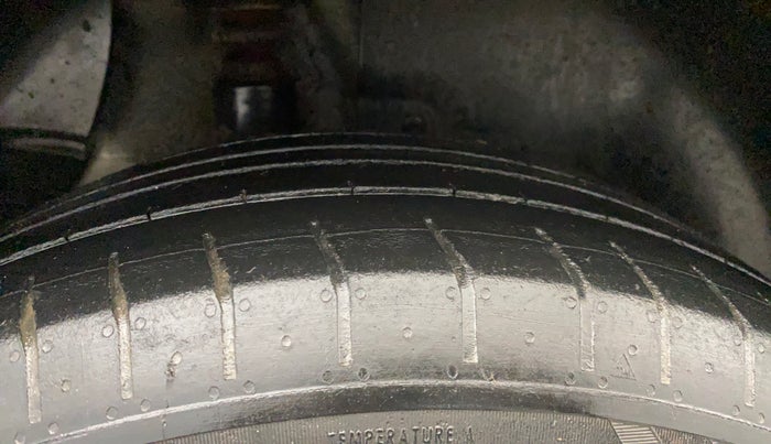 2016 Hyundai Creta SX 1.6 DIESEL, Diesel, Manual, 77,939 km, Right Rear Tyre Tread