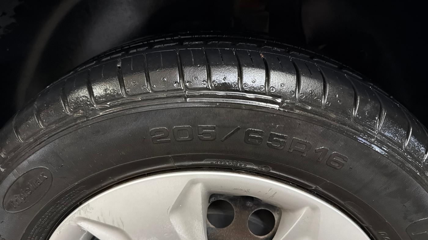 2017 Hyundai Creta E PLUS 1.6 PETROL, Petrol, Manual, 70,830 km, Left Rear Tyre Tread