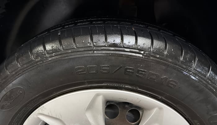 2017 Hyundai Creta E PLUS 1.6 PETROL, Petrol, Manual, 70,830 km, Left Rear Tyre Tread