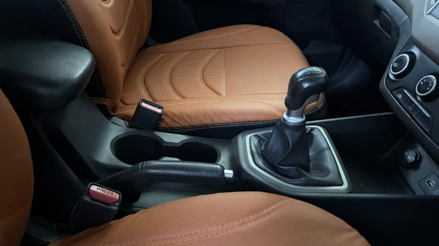 2017 Hyundai Creta E PLUS 1.6 PETROL, Petrol, Manual, 70,830 km, Gear Lever