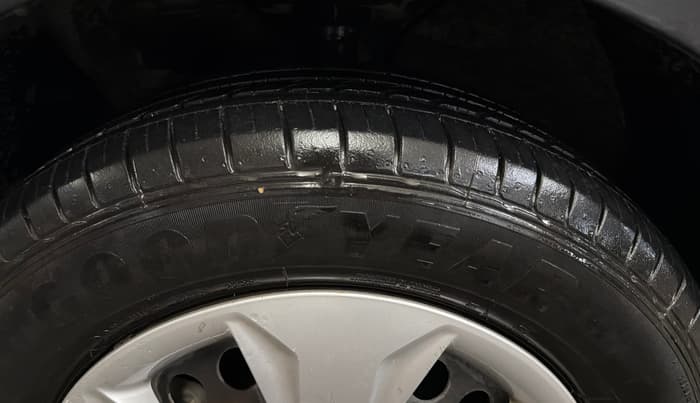 2017 Hyundai Creta E PLUS 1.6 PETROL, Petrol, Manual, 70,830 km, Left Front Tyre Tread