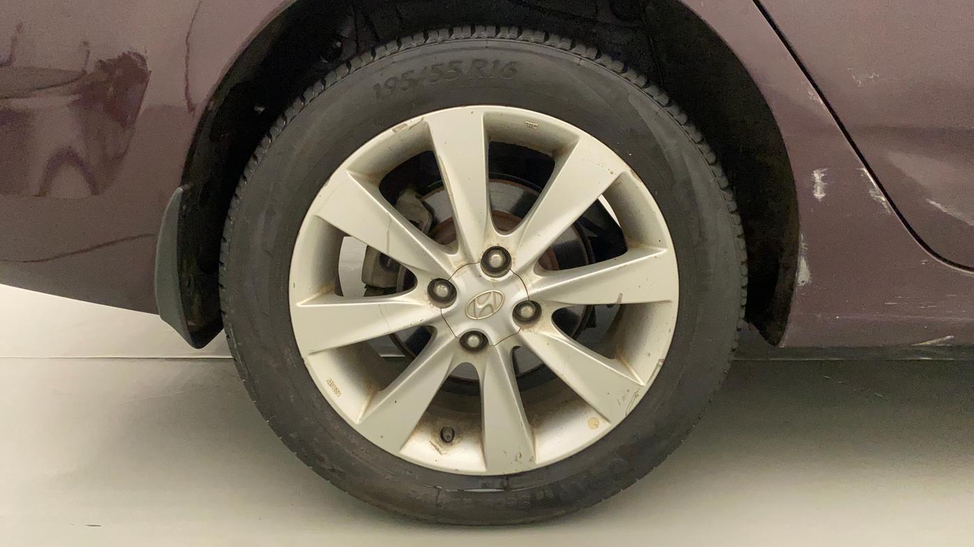 2013 Hyundai Verna FLUIDIC 1.6 VTVT SX, Petrol, Manual, 65,914 km, Right Rear Wheel