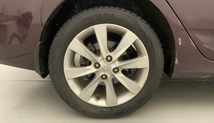 2013 Hyundai Verna FLUIDIC 1.6 VTVT SX, Petrol, Manual, 65,914 km, Right Rear Wheel