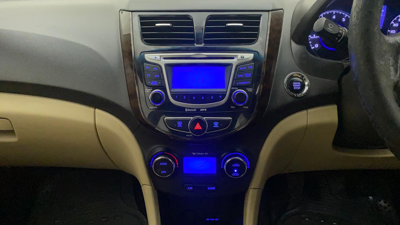 2013 Hyundai Verna FLUIDIC 1.6 VTVT SX, Petrol, Manual, 65,914 km, Air Conditioner