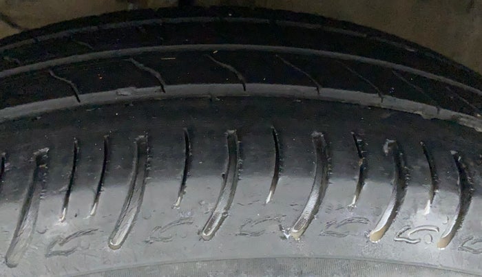 2020 Maruti Baleno DELTA PETROL 1.2, Petrol, Manual, 47,484 km, Left Front Tyre Tread