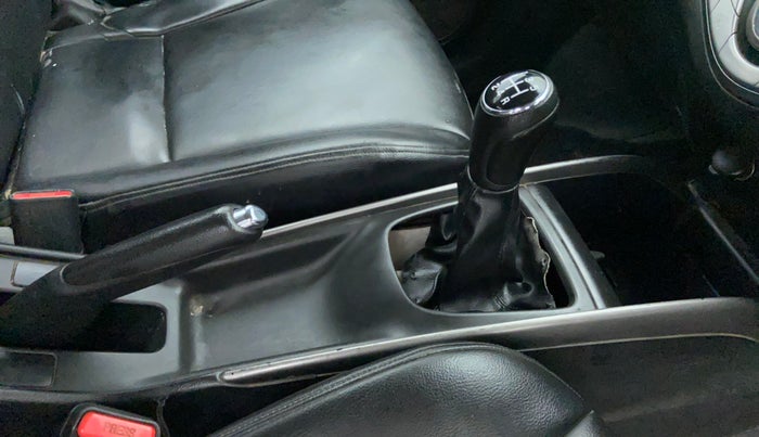 2020 Maruti Baleno DELTA PETROL 1.2, Petrol, Manual, 47,484 km, Gear lever - Boot cover slightly torn