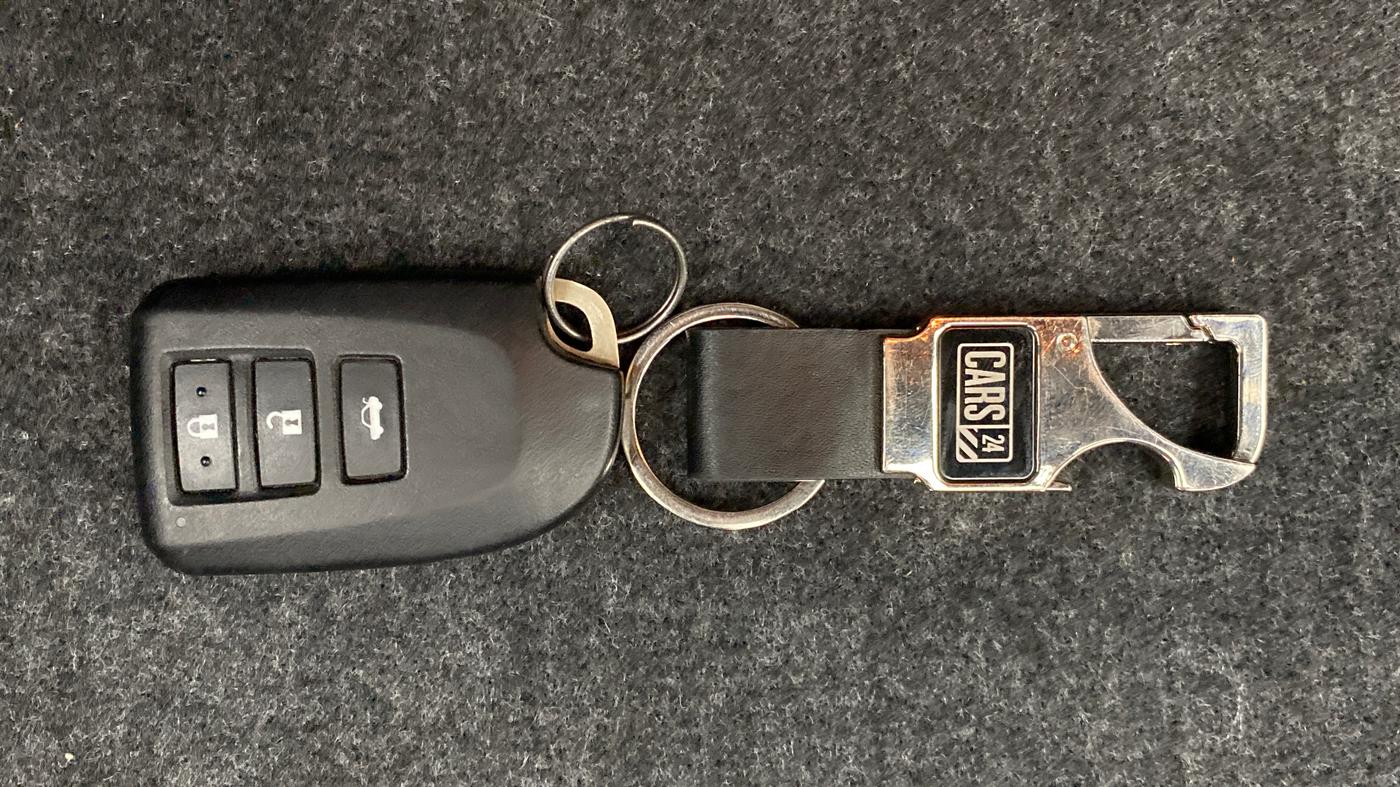 2020 Toyota YARIS VX CVT, Petrol, Automatic, 41,384 km, Key Close Up