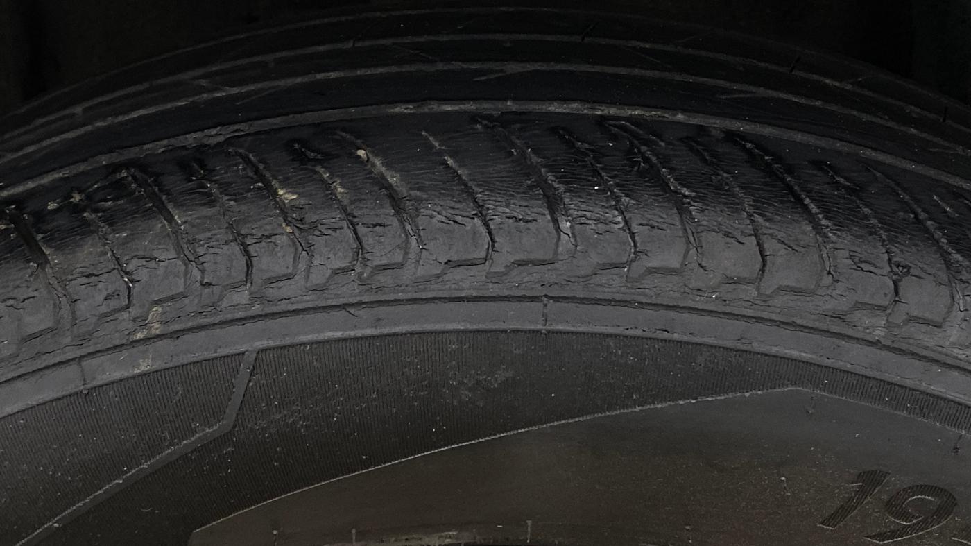 2022 Renault Kiger RXZ AMT, Petrol, Automatic, 35,449 km, Right Rear Tyre Tread