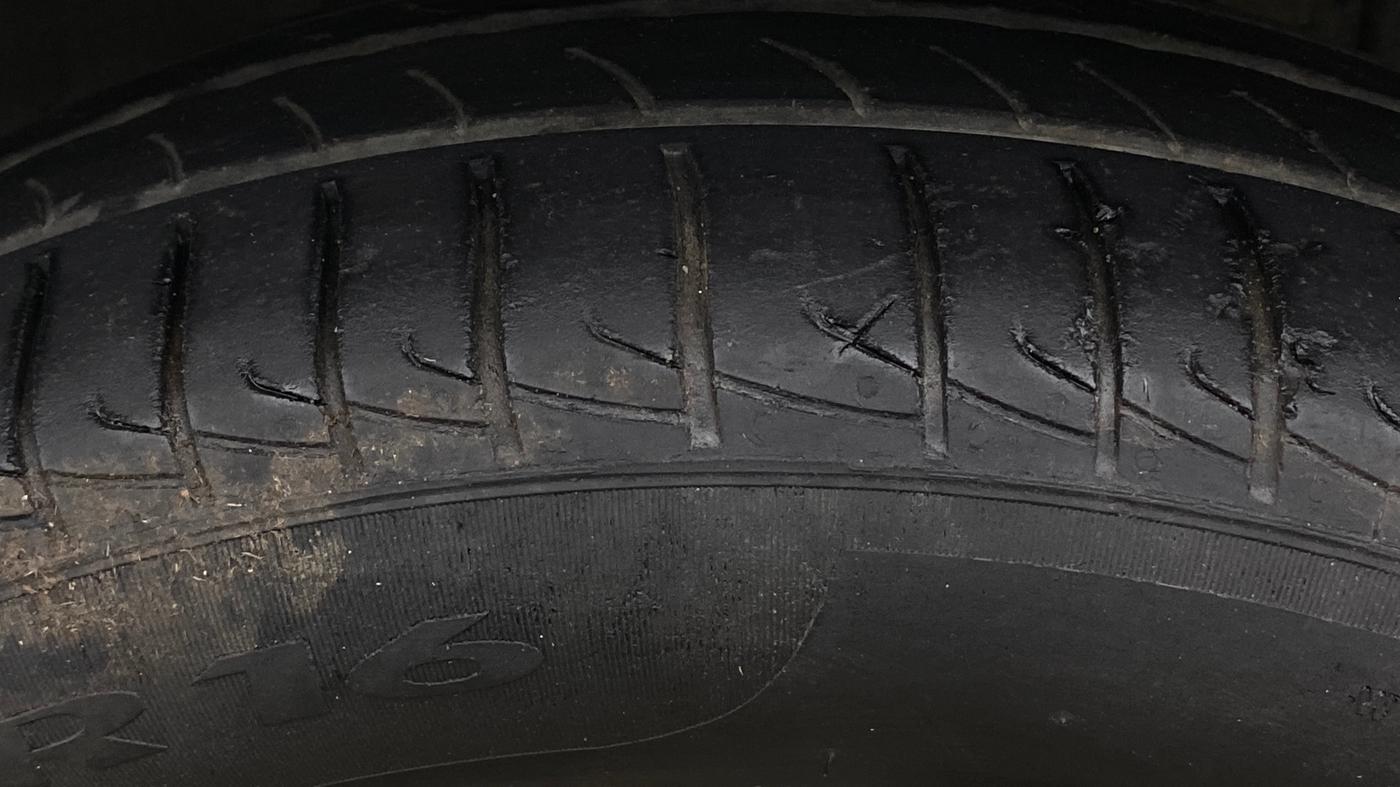 2022 Renault Kiger RXZ AMT, Petrol, Automatic, 35,449 km, Left Front Tyre Tread