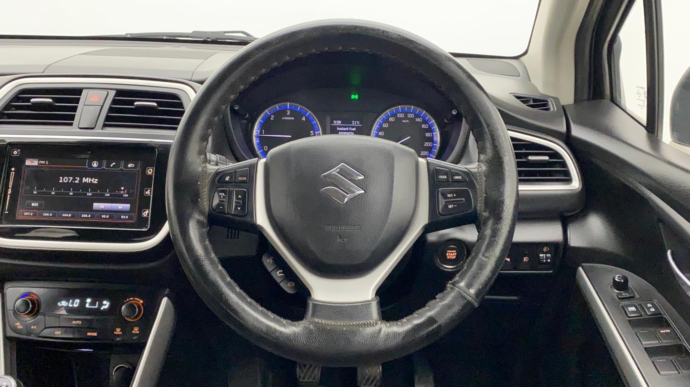2017 Maruti S Cross ZETA 1.3, Diesel, Manual, 65,637 km, Steering Wheel Close Up