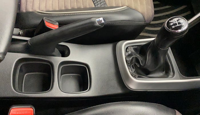 2017 Maruti S Cross ZETA 1.3, Diesel, Manual, 65,637 km, Gear Lever