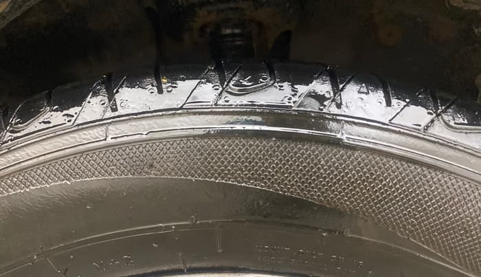 2014 Ford Ecosport TITANIUM 1.5L DIESEL (OPT), Diesel, Manual, 95,625 km, Right Front Tyre Tread