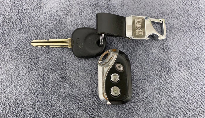 2013 Hyundai i10 MAGNA 1.2, CNG, Manual, 1,06,607 km, Key Close Up
