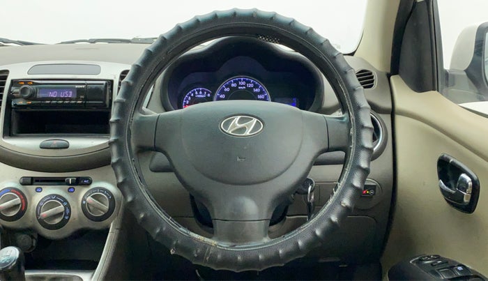2013 Hyundai i10 MAGNA 1.2, CNG, Manual, 1,06,607 km, Steering Wheel Close Up