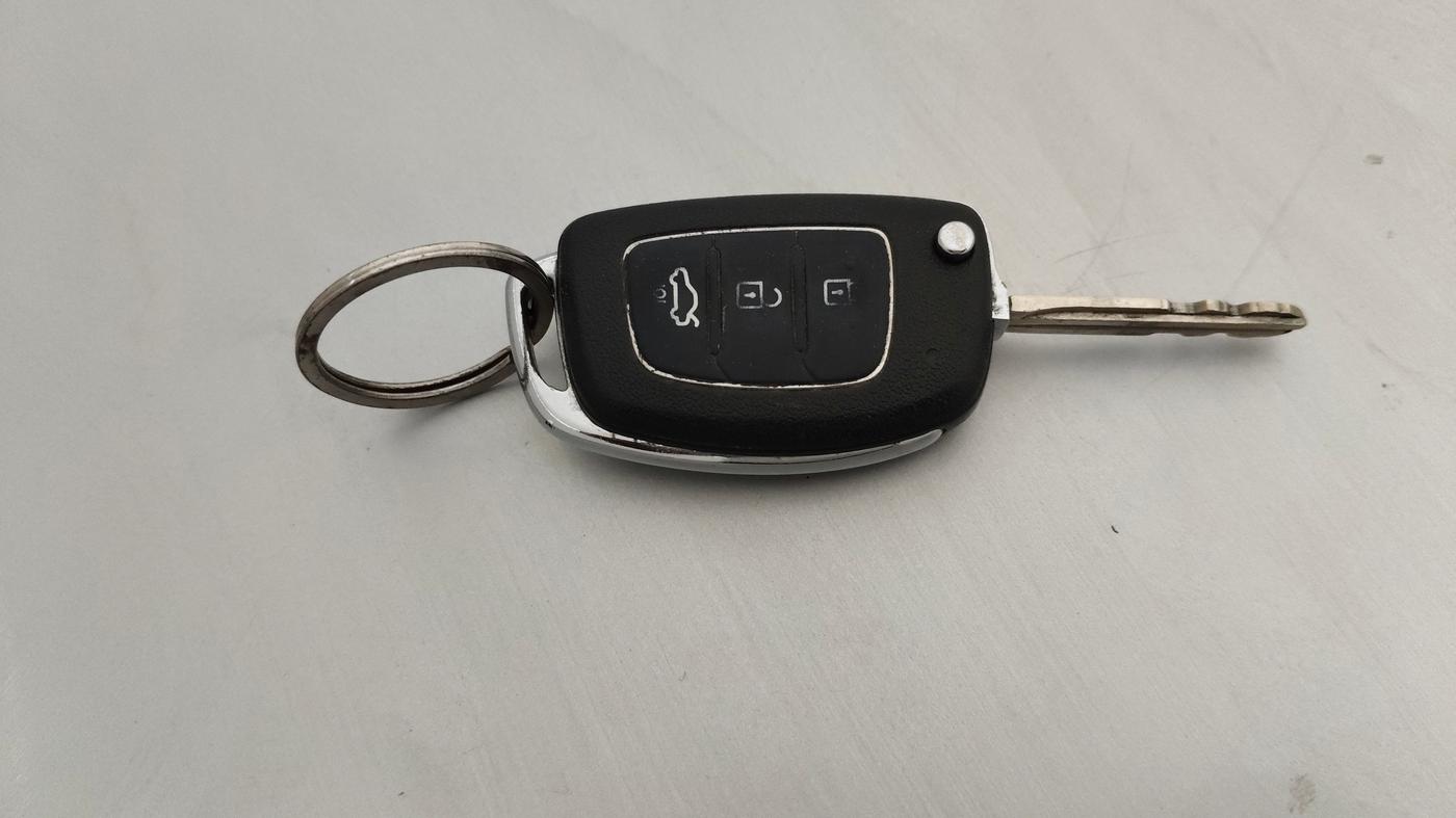 2014 Hyundai Xcent S 1.2, CNG, Manual, 88,393 km, Key Close Up