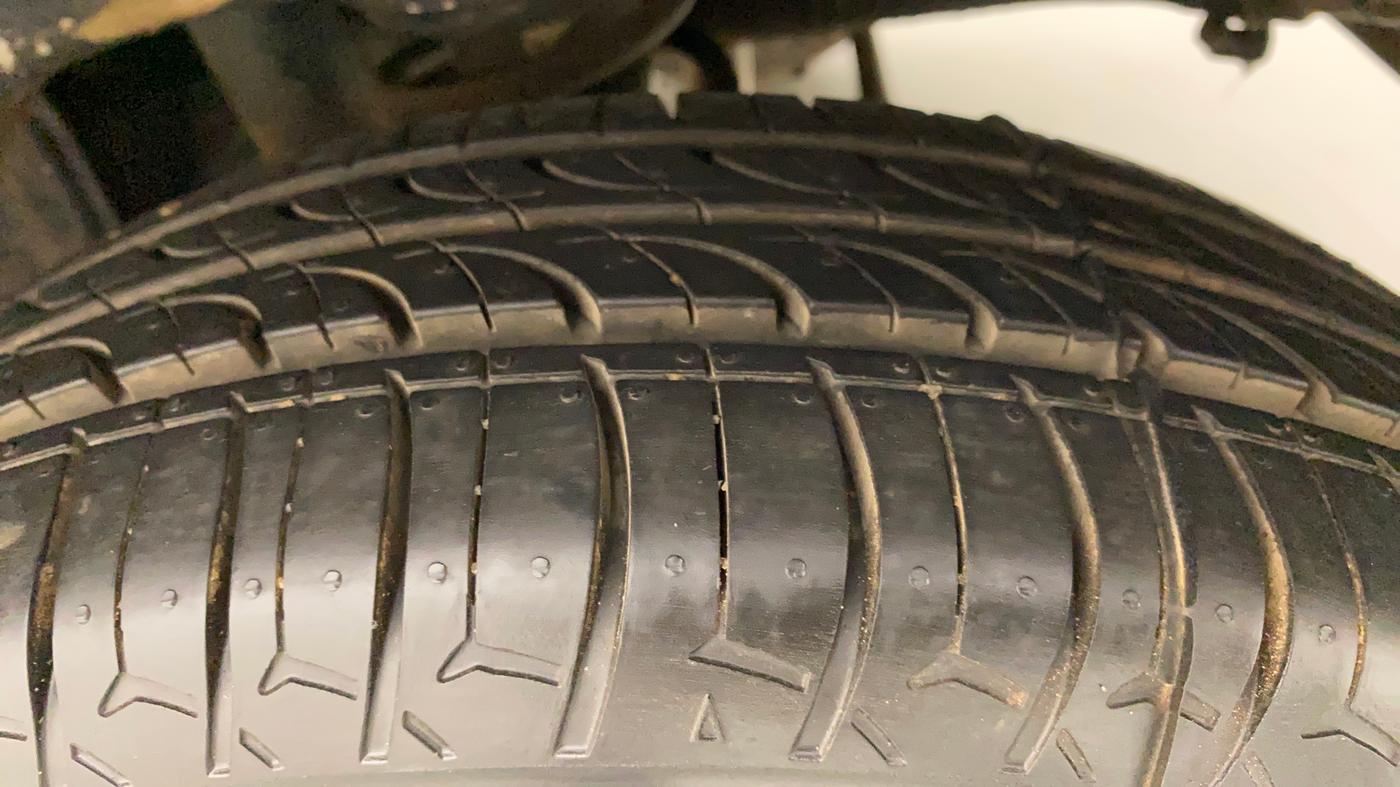 2015 Maruti Alto K10 VXI, Petrol, Manual, 66,752 km, Left Rear Tyre Tread