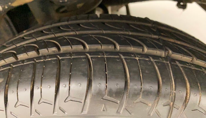 2015 Maruti Alto K10 VXI, Petrol, Manual, 66,752 km, Left Rear Tyre Tread