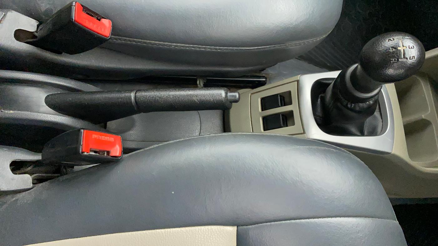 2015 Maruti Alto K10 VXI, Petrol, Manual, 66,752 km, Gear Lever